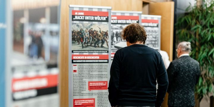 Ausstellung: Nackt unter Wölfen 