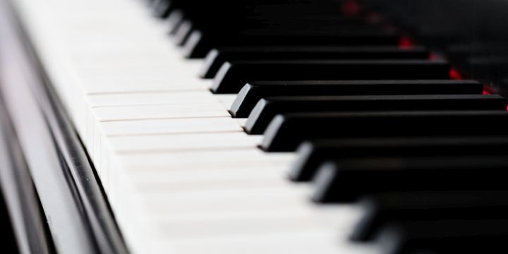 Klavierflügel, Blick in den Raum